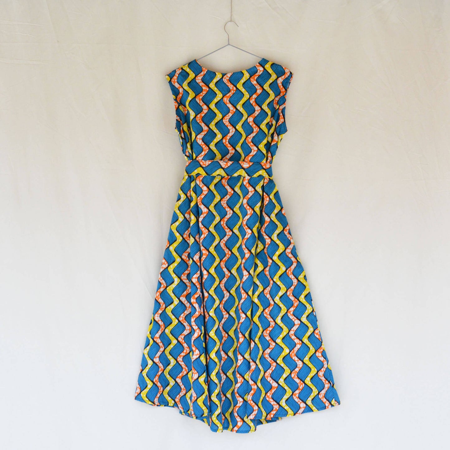 Vネックワンピース