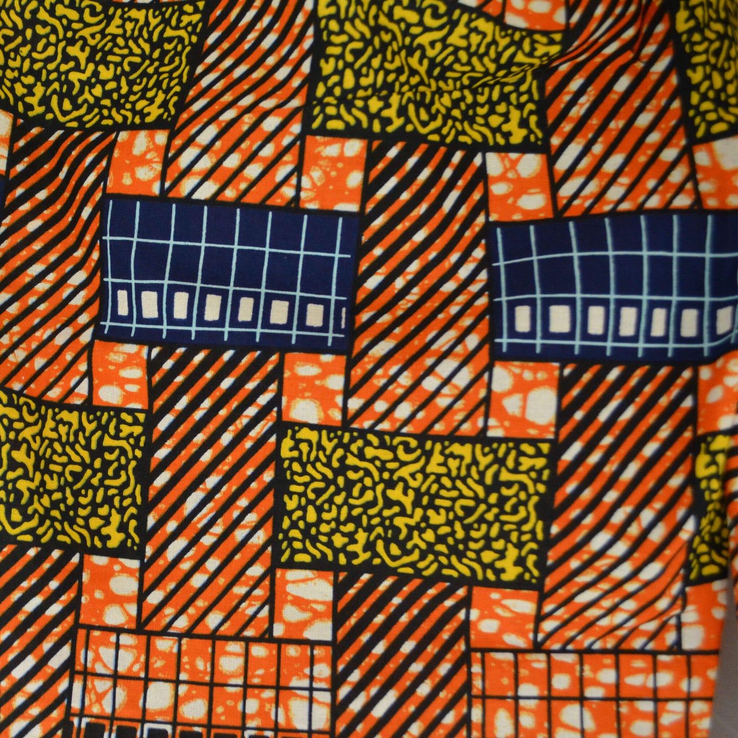 テーパードパンツ