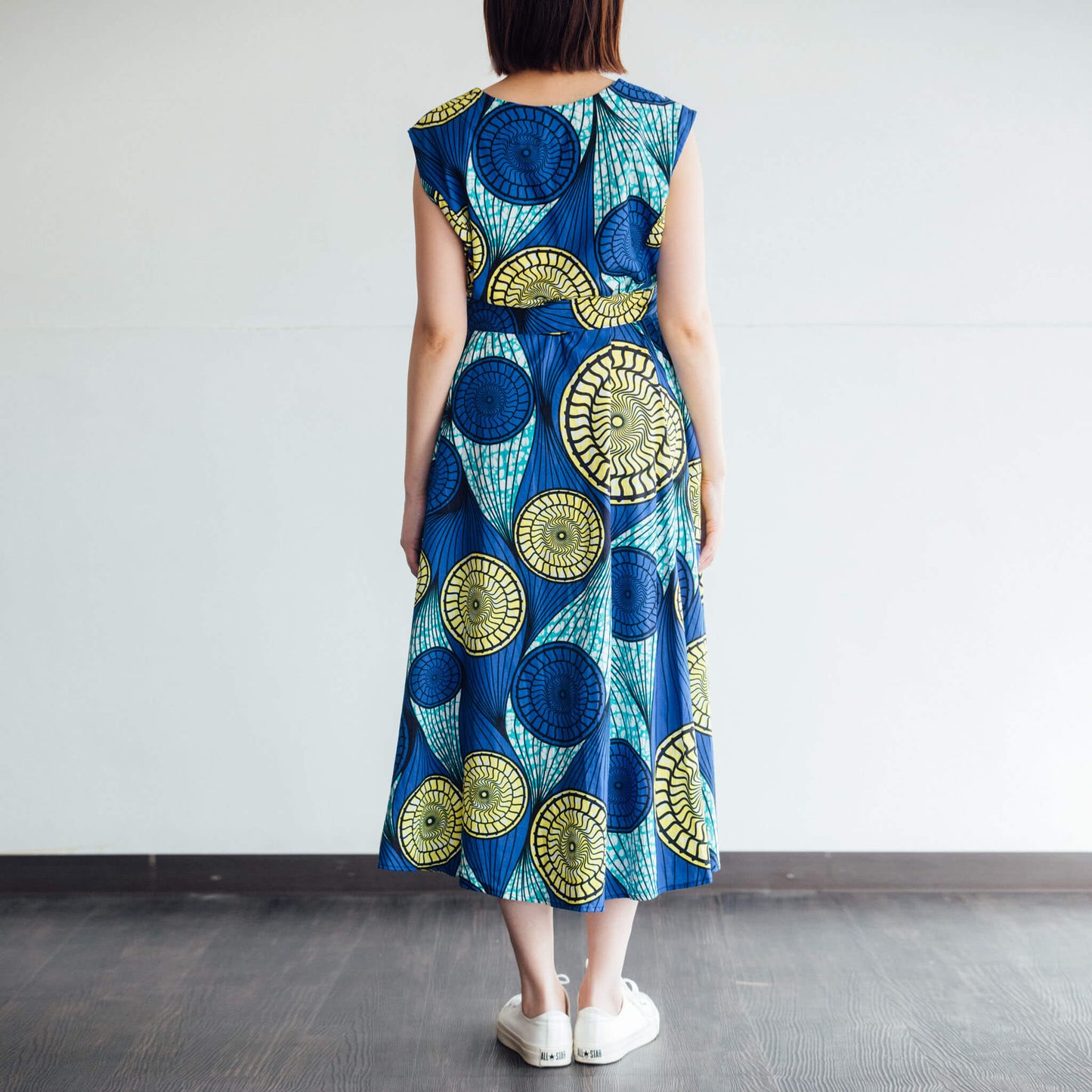 Vネックワンピース